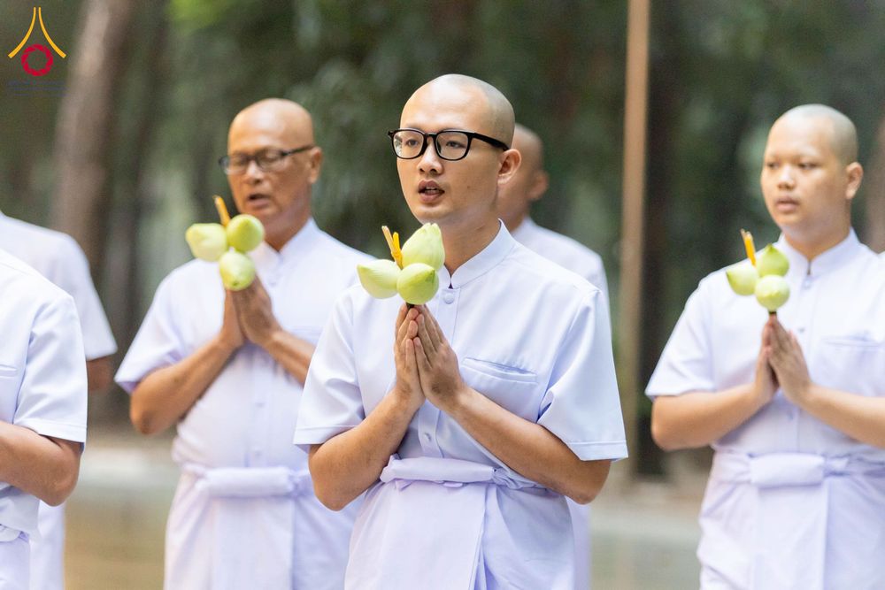 ภาพ No.298092:วันเสาร์ที่ 17 มกราคม พ.ศ. 2569 พิธีบรรพชาอุปสมบท โครงการอุปสมบทหมู่ บูชาธรรมครบ 117 ปี คุณยายอาจารย์มหารัตนอุบาสิกาจันทร์ ขนนกยูง  ณ อุโบสถพระไตรปิฎก วัดพระธรรมกาย