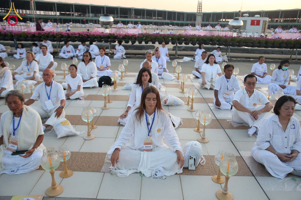 ภาพ No.312093:วันอังคารที่ 3 มีนาคม พ.ศ.2569 พิธีเวียนประทักษิณและจุดมาฆประทีป ณ ลานธรรมพระมหาธรรมกายเจดีย์ วัดพระธรรมกาย