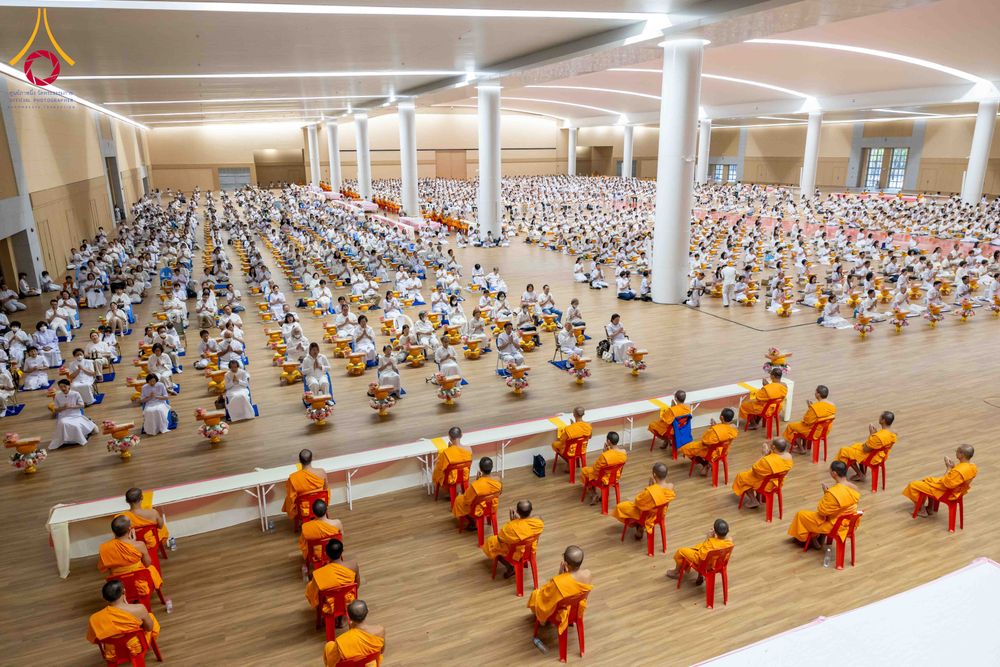 ภาพ No.313660:วันอาทิตย์ที่ 15 มีนาคม พ.ศ. 2569 พิธีร่วมบุญบรรพชาสามเณร 5000 รูป ณ ห้องแก้วสารพัดนึก 2 สภาธรรมกายสากล วัดพระธรรมกาย