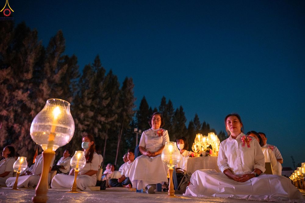 ภาพ No.292153:วันที่ 10 มกราคม พ.ศ. 2569 พิธีจุดประทีปถวายเป็นพุทธบูชา และบูชาธรรมมหาปูชนียาจารย์  ณ อนุสรณ์สถานคลองบางนางแท่น อ.สามพราน จ.นครปฐม ในโครงการธรรมยาตรา กตัญญูบูชา มหาปูชนียาจารย์ พระมงคลเทพมุนี(สด จนฺทสโร) พระผู้ปราบมาร อนุสรณ์สถาน 7 แห่ง ปีที่ 14