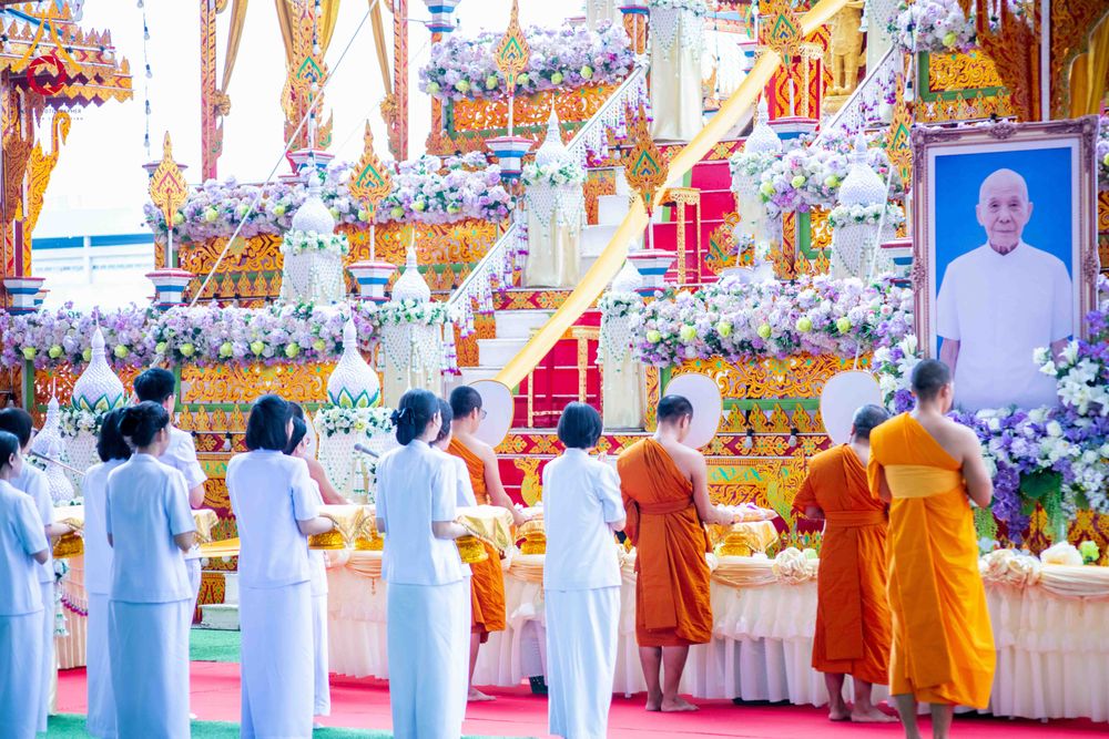 ภาพ No.316538:วันอาทิตย์ที่ 29 มีนาคม พ.ศ. 2569 พิธีทอดผ้าบังสุกุลและพิธีชำระร่าง โยมพ่อณรงค์ จินตมากุล  สิริอายุ 99 ปี 11 เดือน โยมบิดา พระครูปลัดรัตนวีรวัฒน์ (รังสฤษดิ์ อิทฺธิจินตโก) ที่ปรึกษาเจ้าคณะจังหวัดปทุมธานี เจ้าอาวาสวัดพระธรรมกาย  ณ ฌาปนสถานชั่วคราว ทางเข้า 