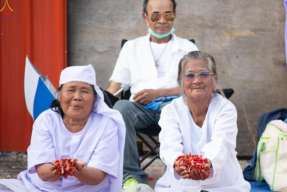 ภาพ No.294978:วันที่ 14 มกราคม พ.ศ. 2569 พิธีต้อนรับพระธรรมยาตรา อนุสรณ์สถานลำดับที่ 4  สถานที่เกิดด้วยกายธรรม ณ วัดโบสถ์บน ต.บางคูเวียง จ.นนทบุรี ในโครงการธรรมยาตรา กตัญญูบูชา มหาปูชนียาจารย์ พระมงคลเทพมุนี(สด จนฺทสโร) พระผู้ปราบมาร อนุสรณ์สถาน 7 แห่ง ปีที่ 14