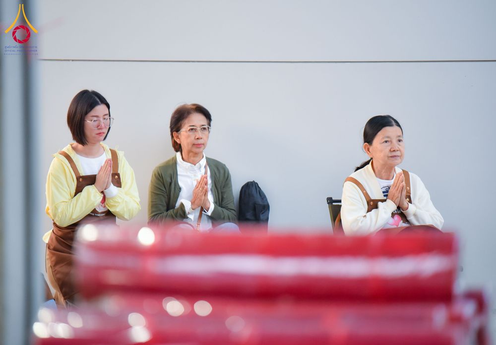 ภาพ No.292604:วันที่ 12 มกราคม พ.ศ. 2569 พิธีถวายภัตตาหารเป็นสังฆทาน แด่พระธรรมยาตรา ณ อนุสรณ์สถานมหาวิหารพระมงคลเทพมุนี (โลตัสแลนด์) อ.สองพี่น้อง จ.สุพรรณบุรี ในโครงการธรรมยาตรา กตัญญูบูชา มหาปูชนียาจารย์ พระมงคลเทพมุนี(สด จนฺทสโร) พระผู้ปราบมาร อนุสรณ์สถาน 7 แห่ง ปี