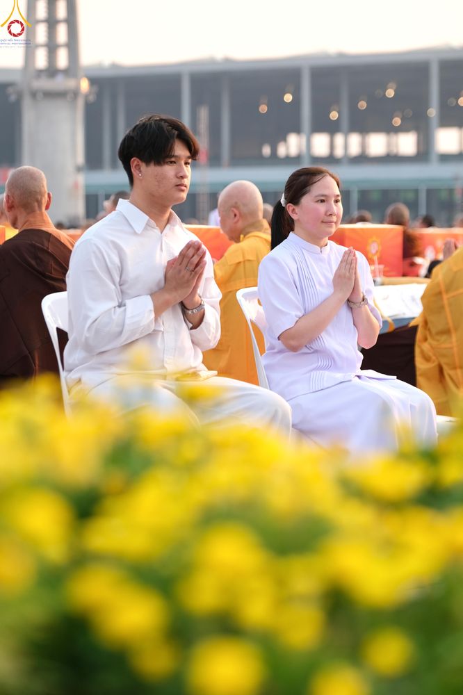 ภาพ No.324694:วันที่ 22 เมษายน พ.ศ.2569 (วันคุ้มครองโลก) บรรยากาศสาธุชน ในงานถวายมหาสังฆทาน 40,000 กว่าวัดทั่วประเทศ ณ ลานธรรม วัดพระธรรมกาย