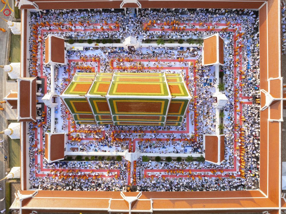 ภาพ No.297655:วันที่ 18 มกราคม พ.ศ. 2569 พิธีตักบาตรพระธรรมยาตรา ณ วัดโบสถ์บน ต.บางคูเวียง จ.นนทบุรี อนุสรณ์สถานลำดับที่ 4 สถานที่เกิดด้วยกายธรรม ในโครงการธรรมยาตรา กตัญญูบูชา มหาปูชนียาจารย์ พระมงคลเทพมุนี(สด จนฺทสโร) พระผู้ปราบมาร อนุสรณ์สถาน 7 แห่ง ปีที่ 14