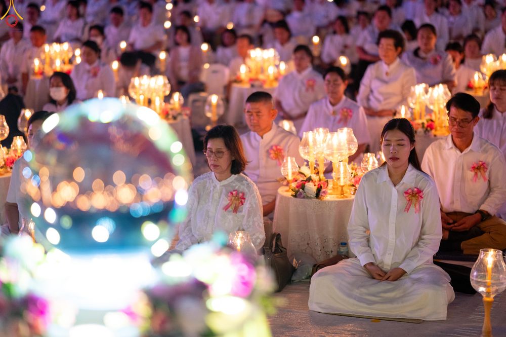 ภาพ No.292151:วันที่ 10 มกราคม พ.ศ. 2569 พิธีจุดประทีปถวายเป็นพุทธบูชา และบูชาธรรมมหาปูชนียาจารย์  ณ อนุสรณ์สถานคลองบางนางแท่น อ.สามพราน จ.นครปฐม ในโครงการธรรมยาตรา กตัญญูบูชา มหาปูชนียาจารย์ พระมงคลเทพมุนี(สด จนฺทสโร) พระผู้ปราบมาร อนุสรณ์สถาน 7 แห่ง ปีที่ 14