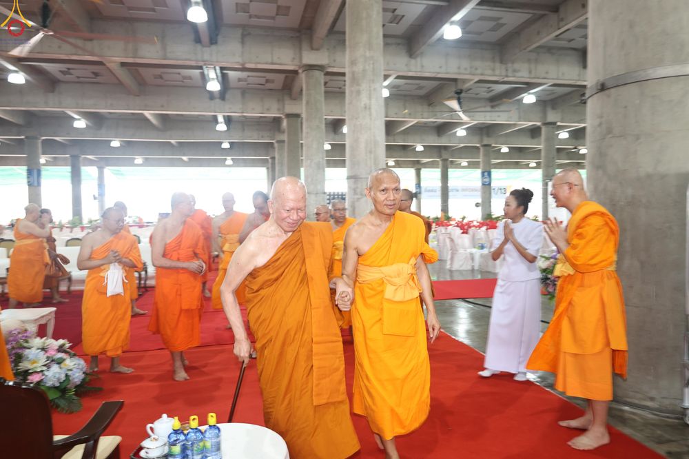 ภาพ No.323490:วันที่ 22 เมษายน พ.ศ.2569(วันคุ้มครองโลก) งานถวายมหาสังฆทาน 40,000 กว่าวัดทั่วประเทศ การเดินทางเข้าวัด , การต้อนรับปฏิสันถารพระสังฆาธิการ  ,  การจัดเตรียมภัตตาหาร , การลงทะเบียน