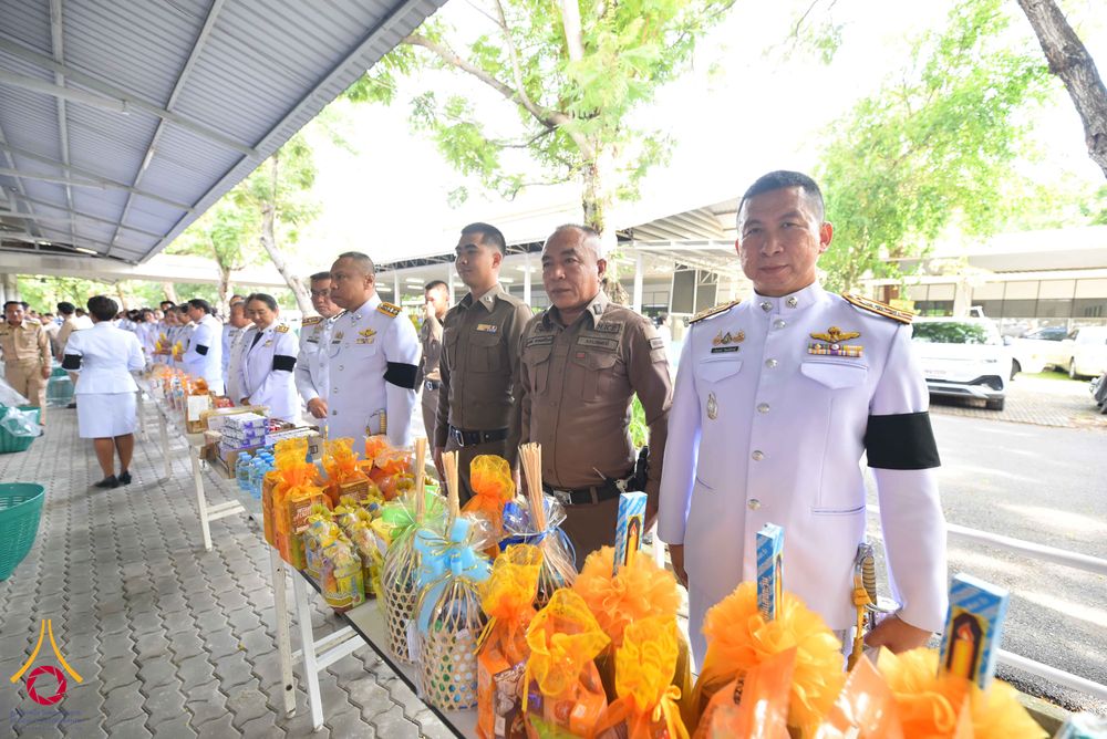 ภาพ No.344279:วันที่ 12 สิงหาคม พ.ศ. 2569  พสกนิกรชาวอำเภอคลองหลวง พร้อมใจร่วมพิธีสวดพระพุทธมนต์และทำบุญตักบาตรถวายพระราชกุศล เนื่องในวันคล้ายวันพระราชสมภพ สมเด็จพระบรมราชชนนีพันปีหลวง และวันแม่แห่งชาติ 12 สิงหาคม 2569