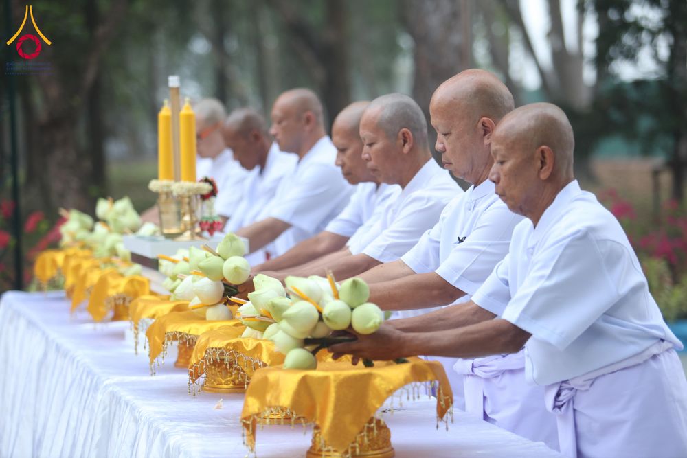 ภาพ No.298094:วันเสาร์ที่ 17 มกราคม พ.ศ. 2569 พิธีบรรพชาอุปสมบท โครงการอุปสมบทหมู่ บูชาธรรมครบ 117 ปี คุณยายอาจารย์มหารัตนอุบาสิกาจันทร์ ขนนกยูง  ณ อุโบสถพระไตรปิฎก วัดพระธรรมกาย