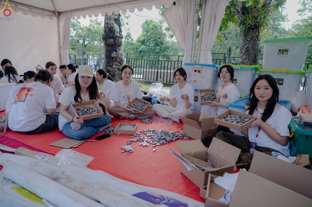 ภาพ No.331320:วันที่ 29 พฤษภาคม พ.ศ.2569 MBMI Tangerang (Majelis Agama Buddha Mahanikaya)  ได้มีการเตรียมงานเพื่อจัดงานวิสาขบูชานานาชาติ (ภาพชุดที่ 2)