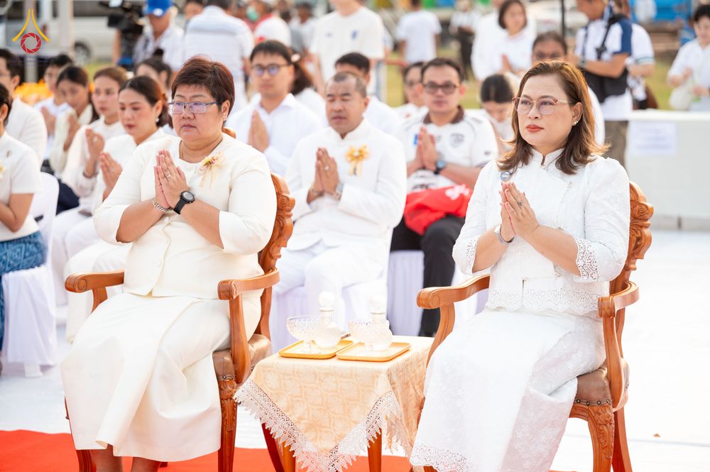 ภาพ No.318014:วันเสาร์ที่ 4 เมษายน พ.ศ. 2569 งานทำบุญเมืองใจกลางอยุธยา  ตักบาตรพระ 1,109 รูป ณ ถนนชีกุน หน้าวัดมหาธาตุ และวัดราชบูรณะ