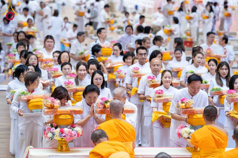 ภาพ No.313662:วันอาทิตย์ที่ 15 มีนาคม พ.ศ. 2569 พิธีร่วมบุญบรรพชาสามเณร 5000 รูป ณ ห้องแก้วสารพัดนึก 2 สภาธรรมกายสากล วัดพระธรรมกาย