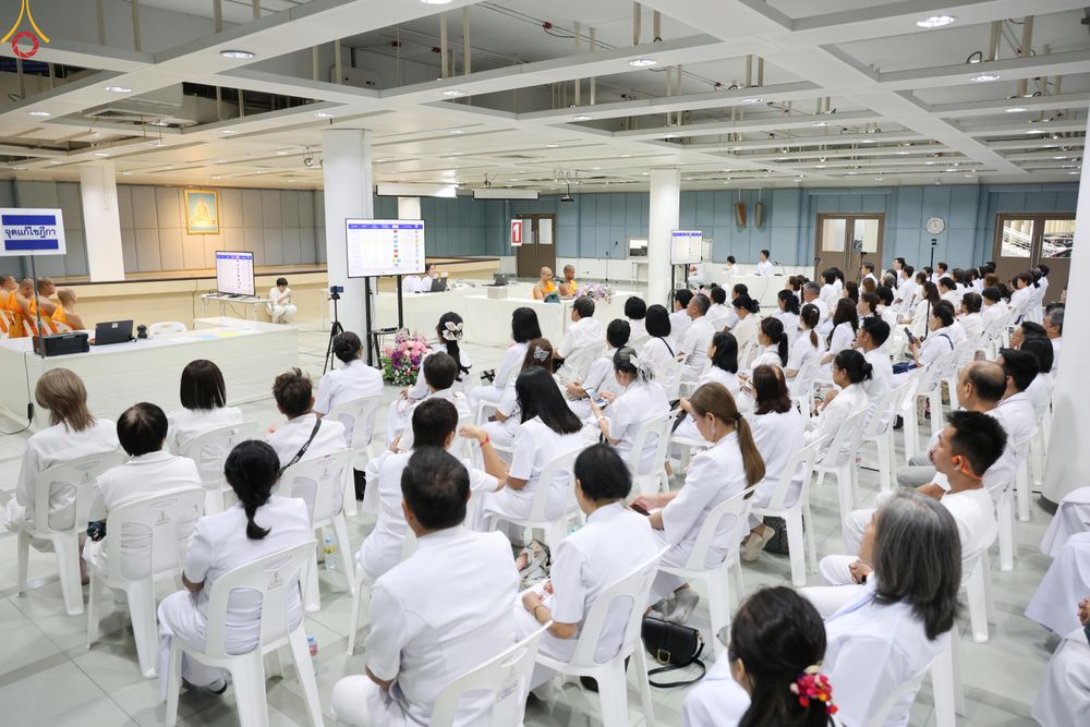 ภาพ No.319242:วันที่ 5 เมษายน พ.ศ.2569 ประชุมทีมงานลงทะเบียนพระสังฆาธิการ เพื่อพิธีถวายมหาสังฆทาน 40,000 กว่าวัดทั่วประเทศ จัดโดย กองต้อนรับพระกัลยาณมิตร วัดพระธรรมกาย