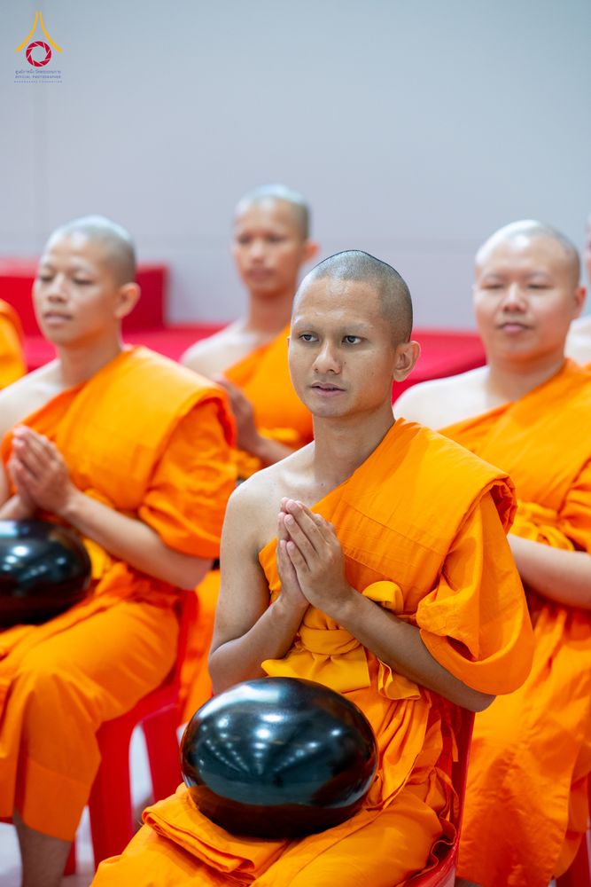 ภาพ No.322879:วันเสาร์ที่ 18 เมษายน พ.ศ. 2569 ตักบาตรฉลองพระใหม่ โครงการอุปสมบทหมู่ธรรมทายาท ระดับอุดมศึกษา รุ่นที่ 53 ภาคฤดูร้อน  ณ ฟ้องปฏิบัติธรรม ชั้นลอย 1/2 มหารัตนวิหารคด คอร์ 13 วัดพระธรรมกาย