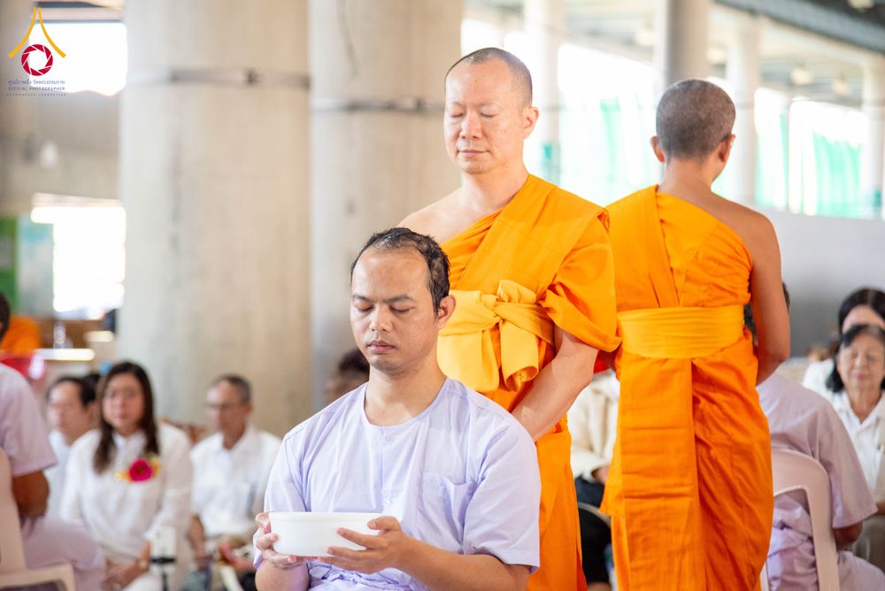 ภาพ No.293640:วันที่ 10 มกราคม พ.ศ. 2569 พิธีปลงผมธรรมทายาทบูชาธรรม 117  ปี คุณยายอาจารย์ฯ ณ วิหารคด วัดพระธรรมกาย ปทุมธานี