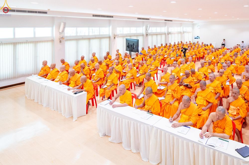 ภาพ No.335961:วันที่ 15 มิถุนายน พ.ศ.2569 หลวงพ่อทัตตชีโวเมตตาให้โอวาทแก่เจ้าอาวาสวัดศูนย์สาขาภายในประเทศ ณ วัดพระธรรมกาย