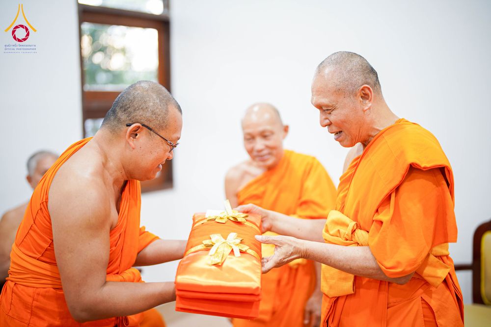 ภาพ No.315811:วันพฤหัสบดีที่ 26 มีนาคม พ.ศ. 2569 พิธีบำเพ็ญกุศล คุณพ่อณรงค์ จินตมากุล  สิริอายุ 99 ปี 11 เดือน โยมบิดา พระครูปลัดรัตนวีรวัฒน์ (รังสฤษดิ์ อิทฺธิจินตโก) ที่ปรึกษาเจ้าคณะจังหวัดปทุมธานี เจ้าอาวาสวัดพระธรรมกาย  ณ ห้องปลูกศรัทธา 2 วัดพระธรรมกาย ปทุมธานี