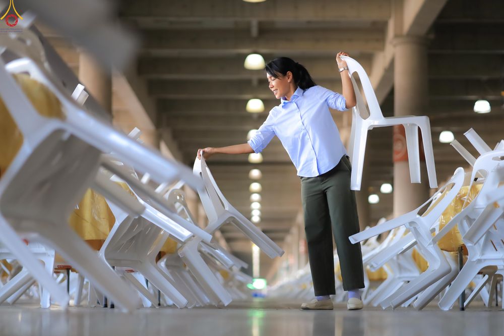 ภาพ No.322689:วันที่ 15-18 เมษายน พ.ศ.2569 การเเตรียมโต๊ะฉัน , เตรียมจุดพักค้าง , เรียงเก้าอี้ , เรียงกล่องไทยธรรม  เพื่องานถวายมหาสังฆทาน 40,000 กว่าวัดทั่วประเทศ วันคุ้มครองโลก 22 เมษายน พ.ศ.2569 วัดพระธรรมกาย