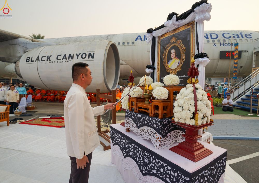 ภาพ No.321010:วันอาทิตย์ที่ 12 เมษายน พ.ศ 2569 พิธีตักบาตรปี๋ใหม่เมืองพระภิกษุสงฆ์ 339 รูป อุทิศถวายพระราชกุศลสมเด็จพระนางเจ้าสิริกิติ์  พระบรมราชินีนาถ พระบรมราชชนนีพันปีหลวง และฉลองเมืองแม่แตงครบรอบ 119 ปี ณ ลานโรงแรมแอร์ไดมอนด์ อำเภอแม่แตง จังหวัดเชียงใหม่