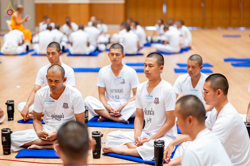 ภาพ No.341088:วันที่ 26 กรกฎาคม พ.ศ. 2569 โครงการพัฒนาคุณธรรม จริยธรรม สำหรับนักเรียนนายสิบตำรวจ (นสต.) รุ่นที่ 17 ศูนย์ฝึกอบรมตำรวจภูธรภาค 1 ได้จัดกิจกรรม ตักบาตรเพื่อน้อมอุทิศถวายเพื่อเป็นพระราชกุศลฯ  และปฏิบัติธรรม ติวธรรมมะ ณ ศูนย์ปฏิบัติธรรมเวิล์ดพีช วัลเล่ย์ (Wo