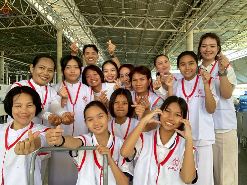 ภาพ No.296025:ภาพเบื้องหลังอาสาสมัครรวมใจ ชุดที่ 1 ในโครงการธรรมยาตรา กตัญญูบูชา มหาปูชนียาจารย์ พระมงคลเทพมุนี(สด จนฺทสโร) พระผู้ปราบมาร อนุสรณ์สถาน 7 แห่ง ปีที่ 14