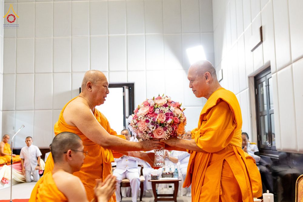 ภาพ No.332319:วันเสาร์ที่ 6 มิถุนายน พ.ศ.2569 พิธีต้อนรับสัญญาบัตร พัดยศ พระราชภาวนาวชิรวิเทศ วิ. ณ อุโบสถพระไตรปิฏก วัดพระธรรมกาย
