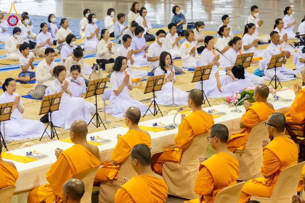 ภาพ No.303857:วันที่ 28 มกราคม พ.ศ. 2569 พิธีถวายภัตตาหารเป็นสังฆทาน แด่พระธรรมยาตรา ณ วัดพระธรรมกาย  จังหวัดปทุมธานี ในโครงการธรรมยาตรา กตัญญูบูชา มหาปูชนียาจารย์ พระมงคลเทพมุนี(สด จนฺทสโร) พระผู้ปราบมาร อนุสรณ์สถาน 7 แห่ง ปีที่ 14