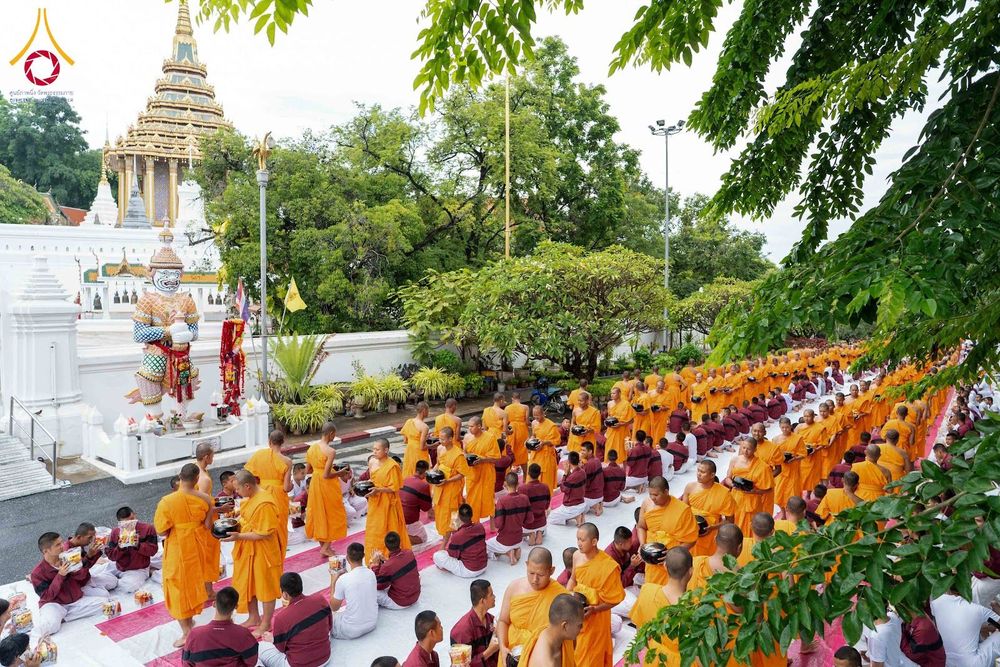 ภาพ No.351513:วันที่ 22 กันยายน พ.ศ. 2569  พิธีตักบาตรสามเณรธรรมทายาท โครงการบรรพชาพัฒนาคุณธรรม จริยธรรม  สำหรับนักเรียนนายสิบตำรวจ (นสต.) รุ่นที่ 16 ศูนย์ฝึกอบรมตำรวจภูธรภาค 1  ณ วัดพระพุทธบาทราชวรมหาวิหาร