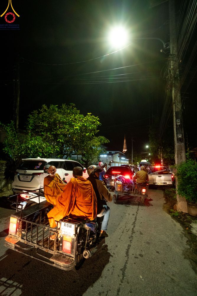 ภาพ No.311156:วันเสาร์ที่ 28 กุมภาพันธ์ พ.ศ. 2569 พิธีตักบาตรพระมหากุศล 11,250 รูป เฉลิมฉลอง 1,250 ปีศรีธรรมราชเจดีย์ สู่มรดกโลก ณ ถนนราชดำเนิน บริเวณหน้าวัดพระมหาธาตุวรมหาวิหาร อ.เมือง จ.นครศรีธรรมราช