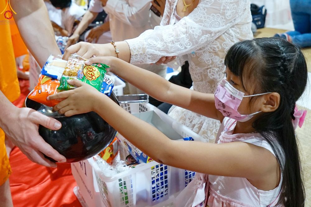 ภาพ No.82279:พิธีตักบาตรพระ 1,000 รูป ปีที่ 8 วันเสาร์ที่ 10 มิถุนายน 2566 ณ ธุดงคสถานล้านนา อ.สันทราย จ.เชียงใหม่