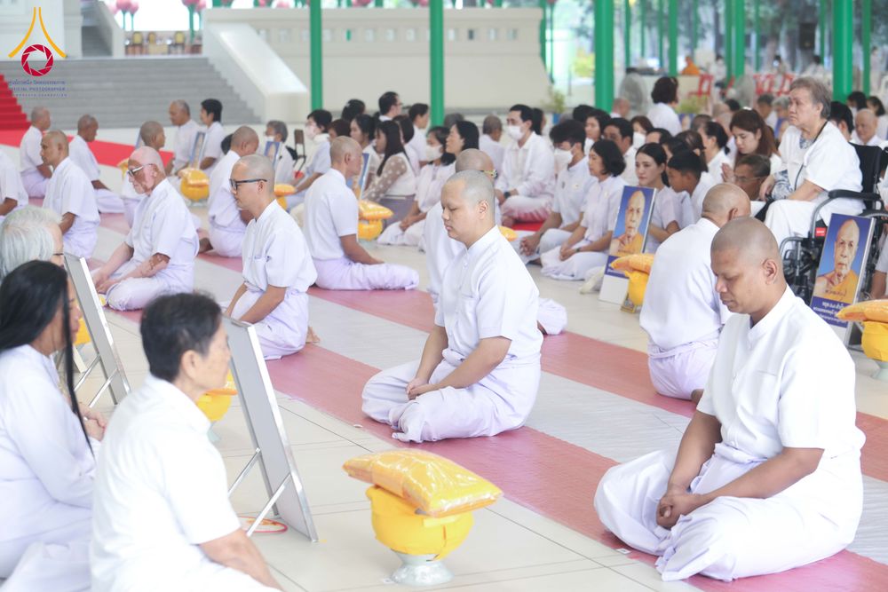 ภาพ No.298137:วันเสาร์ที่ 17 มกราคม พ.ศ. 2569 พิธีบรรพชาอุปสมบท โครงการอุปสมบทหมู่ บูชาธรรมครบ 117 ปี คุณยายอาจารย์มหารัตนอุบาสิกาจันทร์ ขนนกยูง  ณ อุโบสถพระไตรปิฎก วัดพระธรรมกาย