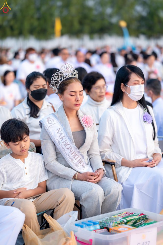 ภาพ No.302502:วันที่ 24 มกราคม พ.ศ. 2569 พิธีตักบาตรพระธรรมยาตรา ณ อนุสรณ์สถานลำดับที่ 5 สถานที่เผยแผ่วิชชาธรรมกายครั้งแรก อนุสรณ์สถานบางปลา วัดบางปลา อำเภอบางเลน จังหวัดนครปฐม ในโครงการธรรมยาตรา กตัญญูบูชา มหาปูชนียาจารย์ พระมงคลเทพมุนี(สด จนฺทสโร) พระผู้ปราบมาร อนุส