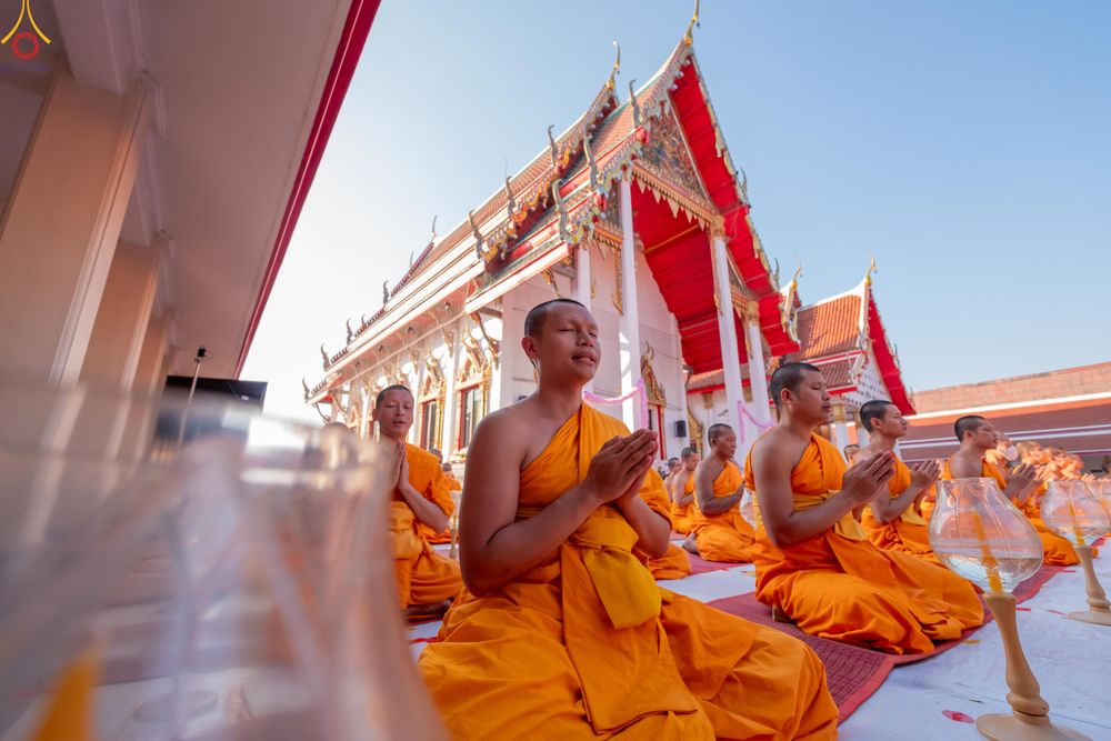 ภาพ No.293925:วันที่ 14 มกราคม พ.ศ. 2569 พิธีจุดประทีปถวายเป็นพุทธบูชา และบูชาธรรมมหาปูชนียาจารย์  ณ วัดสองพี่น้อง ต.ต้นตาล อ.สองพี่น้อง จ.สุพรรณบุรี ในโครงการธรรมยาตรา กตัญญูบูชา มหาปูชนียาจารย์ พระมงคลเทพมุนี(สด จนฺทสโร) พระผู้ปราบมาร อนุสรณ์สถาน 7 แห่ง ปีที่ 14