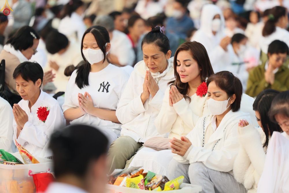 ภาพ No.292368:วันที่ 11 มกราคม พ.ศ. 2569 พิธีตักบาตรพระธรรมยาตรา ณ อนุสรณ์สถานคลองบางนางแท่น อ.สามพราน จ.นครปฐม ในโครงการธรรมยาตรา กตัญญูบูชา มหาปูชนียาจารย์ พระมงคลเทพมุนี(สด จนฺทสโร) พระผู้ปราบมาร อนุสรณ์สถาน 7 แห่ง ปีที่ 14