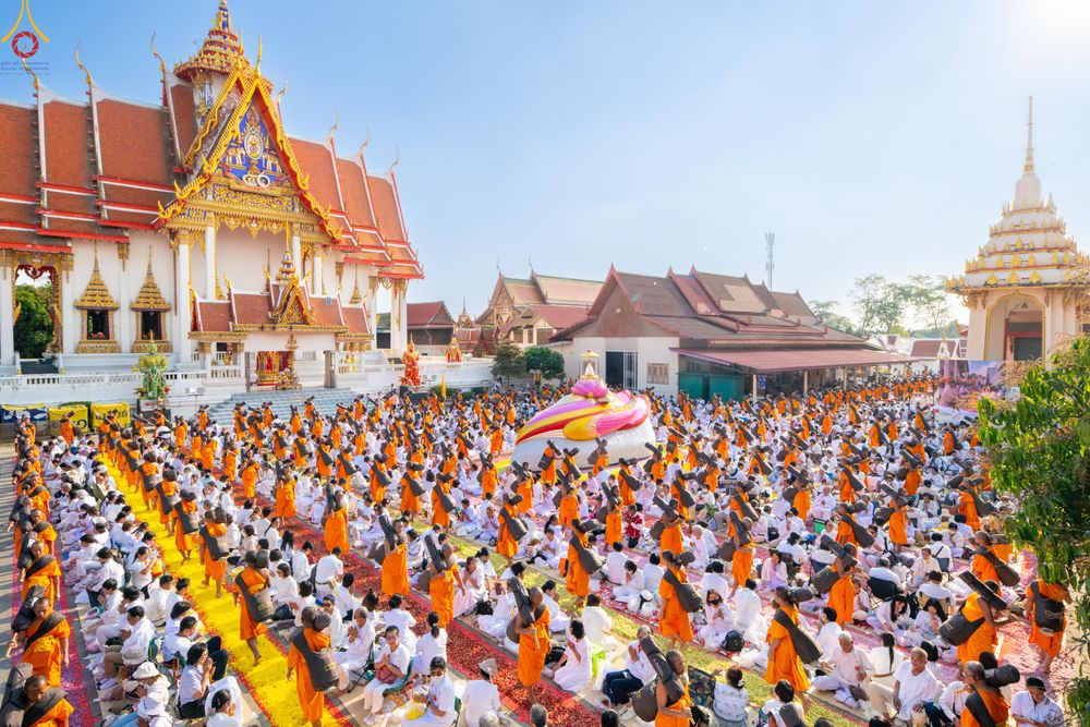 ภาพ No.295306:วันที่ 16 มกราคม พ.ศ. 2569 พิธีต้อนรับพระธรรมยาตรา อนุสรณ์สถานลำดับที่ 4 (ภาพชุดที่ 2) สถานที่เกิดด้วยกายธรรม ณ วัดโบสถ์บน ต.บางคูเวียง จ.นนทบุรี ในโครงการธรรมยาตรา กตัญญูบูชา มหาปูชนียาจารย์ พระมงคลเทพมุนี(สด จนฺทสโร) พระผู้ปราบมาร อนุสรณ์สถาน 7 แห่ง ปี