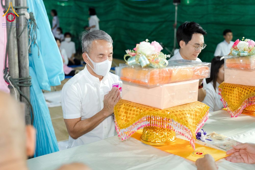 ภาพ No.299187:วันที่ 21 มกราคม พ.ศ. 2569 พิธีถวายภัตตาหารเป็นสังฆทาน แด่พระธรรมยาตรา ณ อนุสรณ์สถานบางปลา วัดบางปลา อำเภอบางเลน จังหวัดนครปฐม ในโครงการธรรมยาตรา กตัญญูบูชา มหาปูชนียาจารย์ พระมงคลเทพมุนี(สด จนฺทสโร) พระผู้ปราบมาร อนุสรณ์สถาน 7 แห่ง ปีที่ 14