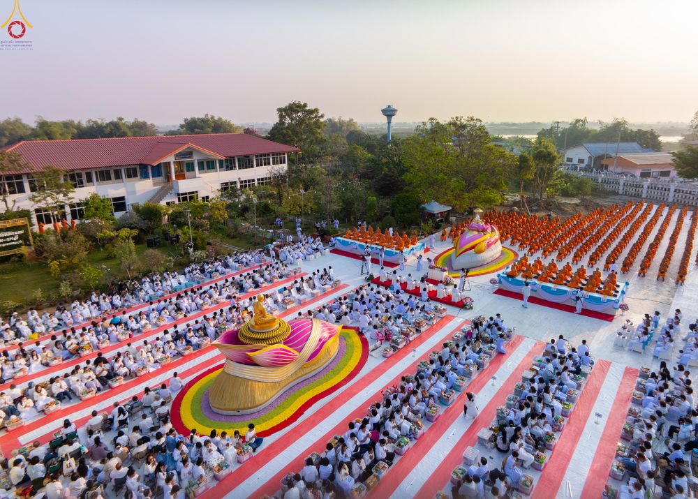 ภาพ No.294450:วันที่ 14 มกราคม พ.ศ. 2569 พิธีตักบาตรพระธรรมยาตรา ณ วัดสองพี่น้อง ต.ต้นตาล อ.สองพี่น้อง จ.สุพรรณบุรี ในโครงการธรรมยาตรา กตัญญูบูชา มหาปูชนียาจารย์ พระมงคลเทพมุนี(สด จนฺทสโร) พระผู้ปราบมาร อนุสรณ์สถาน 7 แห่ง ปีที่ 14