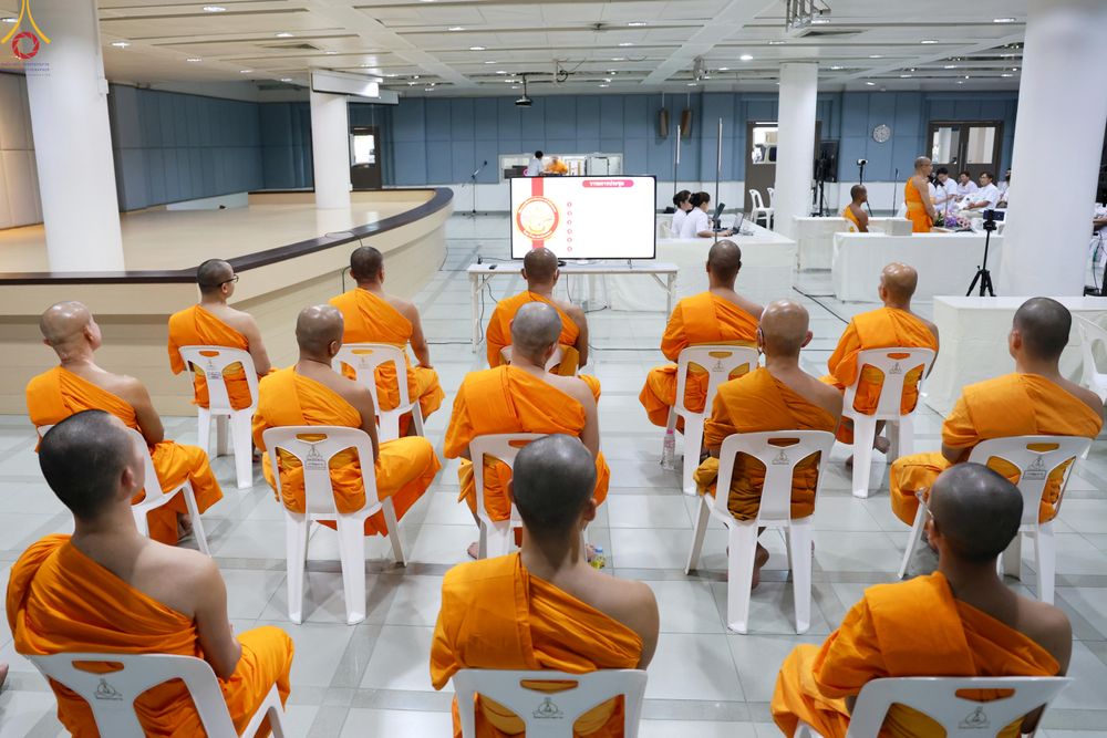 ภาพ No.319252:วันที่ 5 เมษายน พ.ศ.2569 ประชุมทีมงานลงทะเบียนพระสังฆาธิการ เพื่อพิธีถวายมหาสังฆทาน 40,000 กว่าวัดทั่วประเทศ จัดโดย กองต้อนรับพระกัลยาณมิตร วัดพระธรรมกาย