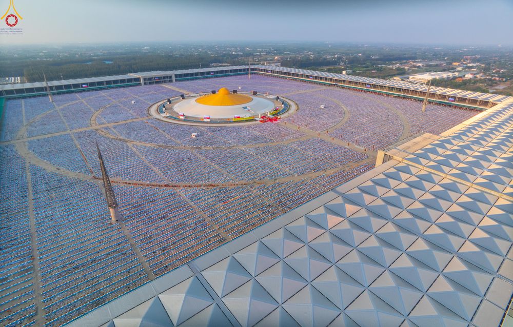 ภาพ No.324017:วันที่ 22 เมษายน พ.ศ.2569 (วันคุ้มครองโลก) พิธีถวายมหาสังฆทาน 40,000 กว่าวัดทั่วประเทศ ณ ลานธรรม พระมหาธรรมกายเจดีย์ วัดพระธรรมกาย