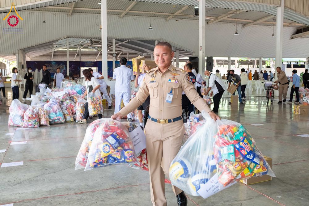 ภาพ No.291010:วันจันทร์ที่ 5 มกราคม พ.ศ. 2569  วัดพระธรรมกาย มูลนิธิธรรมกาย  จัดพิธีมอบของขวัญสนับสนุนการจัดกิจกรรมงานวันเด็กแห่งชาติ ประจำปี พ.ศ. 2569 ให้แก่องค์กรภาคีเครือข่ายกว่า 200 องค์กร ณ วัดพระธรรมกาย อ.คลองหลวง จ.ปทุมธานี
