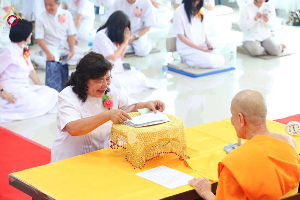 ภาพ No.291190:วันพุธที่ 7 มกราคม พ.ศ. 2569  พิธีบรรจุพระบรมสารีริกธาตุภายในพระเกตุองค์พระประธาน สมโภชพระประธาน พระธรรมกาย พิธีทอดผ้าป่า บุญแสงสว่าง ติดตั้งโซล่าเซล ณ ศูนย์ปฏิบัติธรรมพระมงคลเทพมุนี อ.สองพี่น้อง จ.สุพรรณบุรี