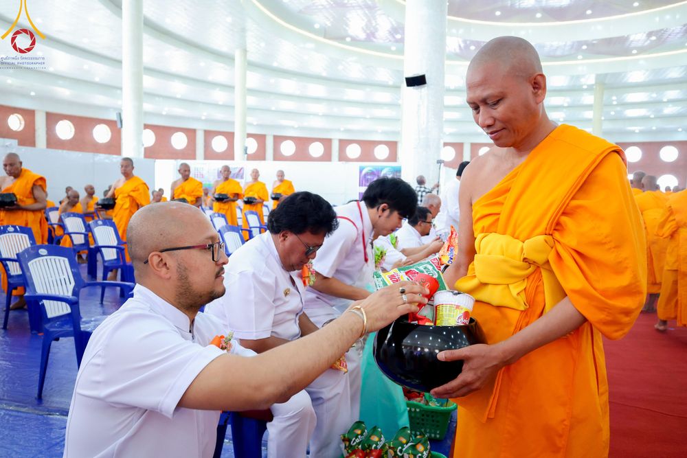 ภาพ No.314250:วันอังคารที่ 17 มีนาคม พ.ศ. 2569 พิธีตักบาตรฉลองสามเณรใหม่ 500 รูป  ณ มณฑลพิธีลุมพินี ประเทศเนปาล