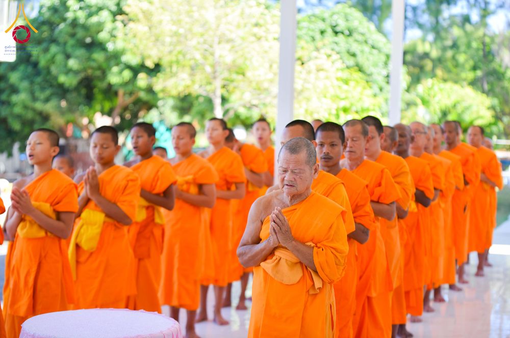 ภาพ No.313016:วันเสาร์ที่ 28 กุมภาพันธ์  พ.ศ. 2569 พิธีทอดผ้าป่าสามัคคีเพื่อสร้างอาคารที่พักสามเณร ณ ศูนย์ปฏิบัติธรรมสวนผึ้ง จ.ราชบุรี