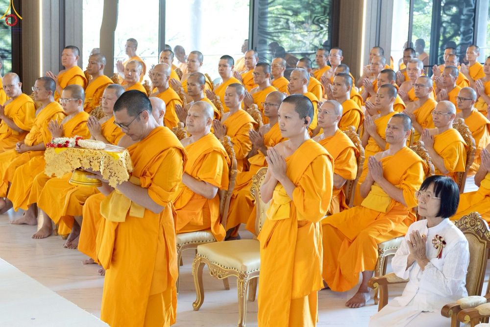 ภาพ No.249196:วันที่ 20 กันยายน พ.ศ. 2568 พิธีประดิษฐานรูปหล่อหลวงปู่วัดปากน้ำ ภาษีเจริญ ณ วิหารพระมงคลเทพมุนี (สด จนฺทสโร) ศูนย์ปฏิบัติธรรมภูเก็ต จ.ภูเก็ต