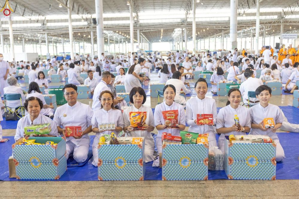 ภาพ No.240411:วันพุธที่ 27 สิงหาคม พ.ศ. 2568 พิธีตักบาตร ในวันธรรมชัย ณ วัดพระธรรมกาย จ.ปทุมธานี