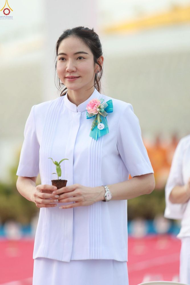 ภาพ No.252906:วันที่ 10 ตุลาคม พ.ศ. 2568 พิธีปลูกต้นทรัพย์บานชื่น ณ ลานธรรม วัดพระธรรมกาย