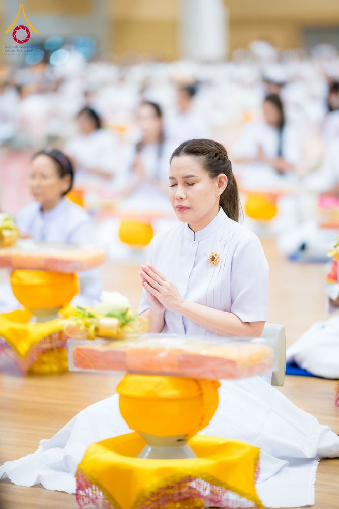 ภาพ No.270616:วันอาทิตย์ที่ 16 พฤศจิกายน พ.ศ. 2568 ถวายกองทุนโครงการอุปสมบทหมู่ 3,000 รูปทั่วไทย  รุ่นบูชาธรรมมหาปูชนียาจารย์ ณ ห้องแก้วสารพัดนึก 2 สภาธรรมกายสากล วัดพระธรรมกาย