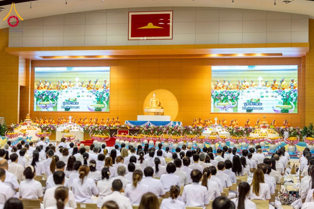 ภาพ No.215314:วันอาทิตย์ต้นเดือนที่ 6 เมษายน พ.ศ. 2568 พิธีบูชาข้าวพระ สภาธรรมกายสากล วัดพระธรรมกาย