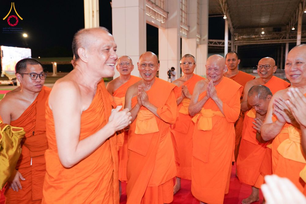 ภาพ No.316723:วันอาทิตย์ที่ 29 มีนาคม พ.ศ. 2569 พิธีทอดผ้าบังสุกุลและพิธีชำระร่าง โยมพ่อณรงค์ จินตมากุล  สิริอายุ 99 ปี 11 เดือน โยมบิดา พระครูปลัดรัตนวีรวัฒน์ (รังสฤษดิ์ อิทฺธิจินตโก) ที่ปรึกษาเจ้าคณะจังหวัดปทุมธานี เจ้าอาวาสวัดพระธรรมกาย  ณ ฌาปนสถานชั่วคราว ทางเข้า 