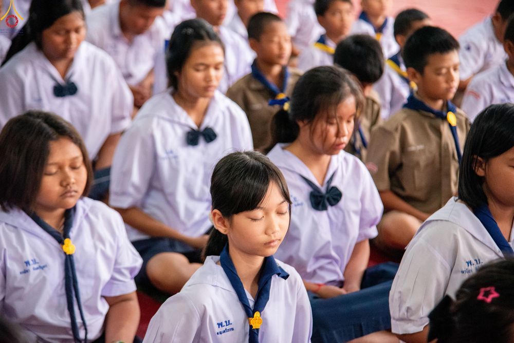 ภาพ No.301307:วันที่ 22 มกราคม พ.ศ. 2569 พิธีทอดผ้าป่าทำนุบำรุงศาสนสถาน ณ วัดใหม่พิบูลย์ผล อ.สองพี่น้อง จ.สุพรรณบุรี ในโครงการธรรมยาตรา กตัญญูบูชา มหาปูชนียาจารย์ พระมงคลเทพมุนี(สด จนฺทสโร) พระผู้ปราบมาร อนุสรณ์สถาน 7 แห่ง ปีที่ 14